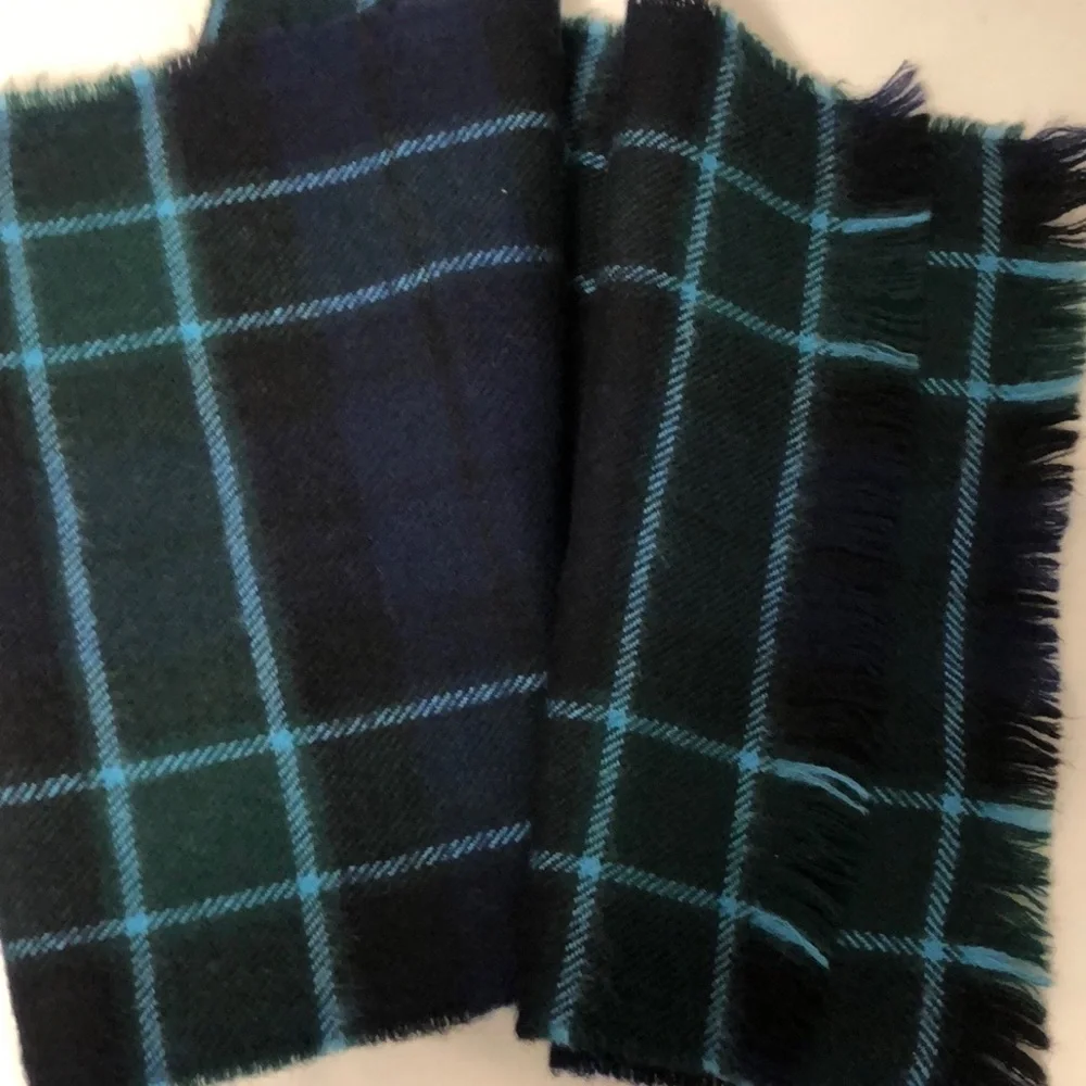 Lochcarron of Scotland product 100% pure new wool Graham of Mentieth Scarf